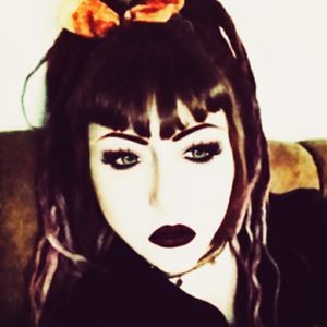 Meet your Posher, Emiley